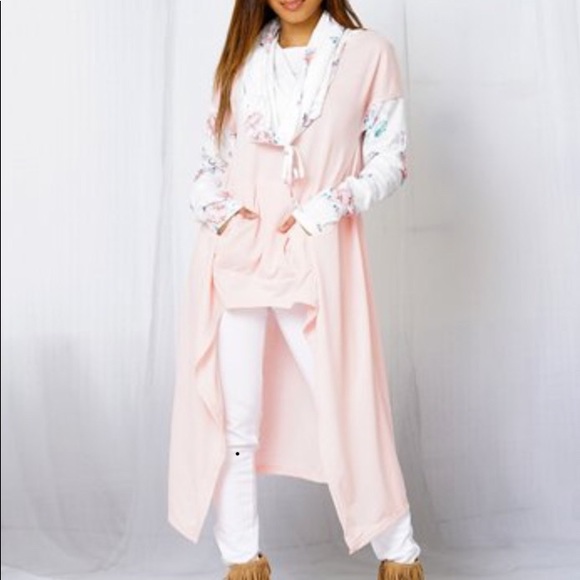 Tops - 🎉HP🎉 Pink hi-low lightweight hoodie - Too cute!!